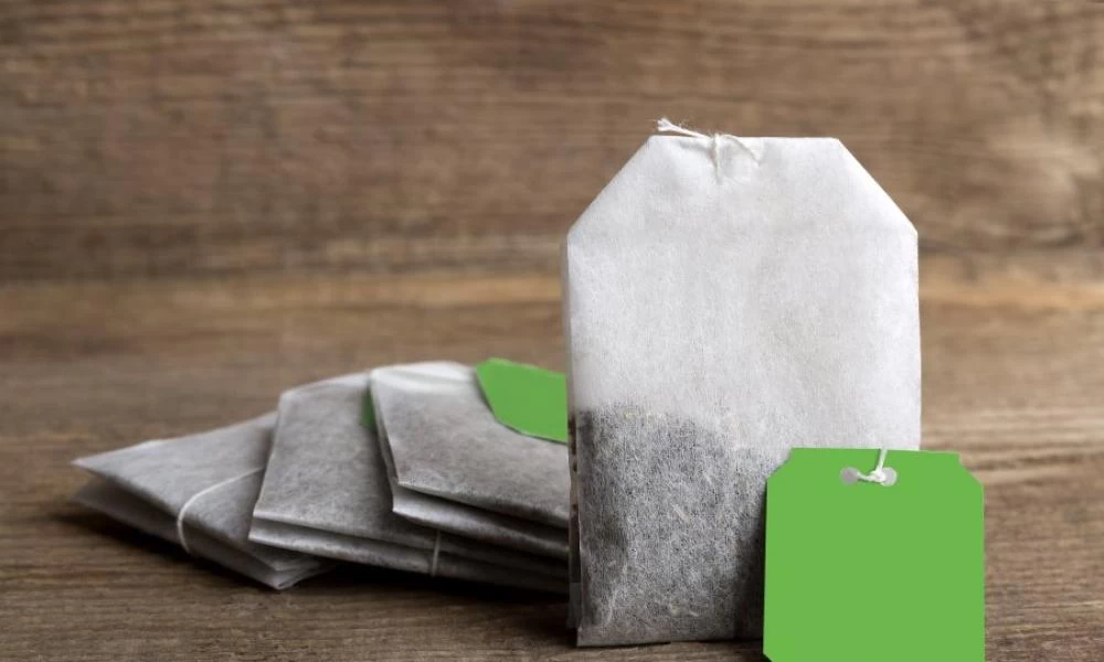 Τα φακελάκια τσαγιού απελευθερώνουν δισ. μικροπλαστικά στο φλιτζάνι μας